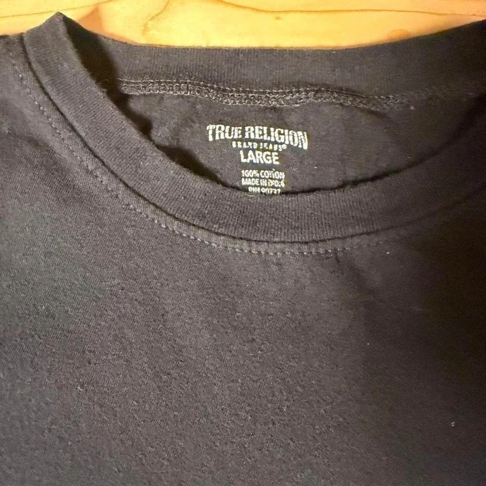 True Religion Mens Black Cotton T-Shirt Silver Sleeve Logo Size Large